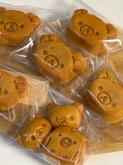 轻松小熊真想一口吃掉
