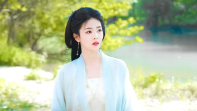 《临江仙》
李青月/花如月（白鹿饰）
白九思（曾舜晞饰）
