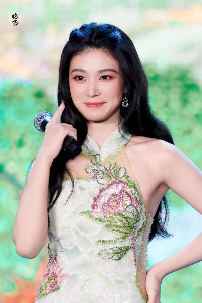 卢昱晓