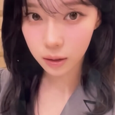 你爱的娃娃脸降落在身边