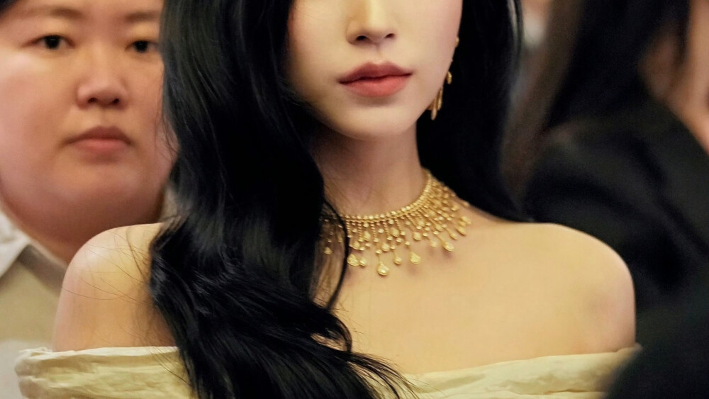女主