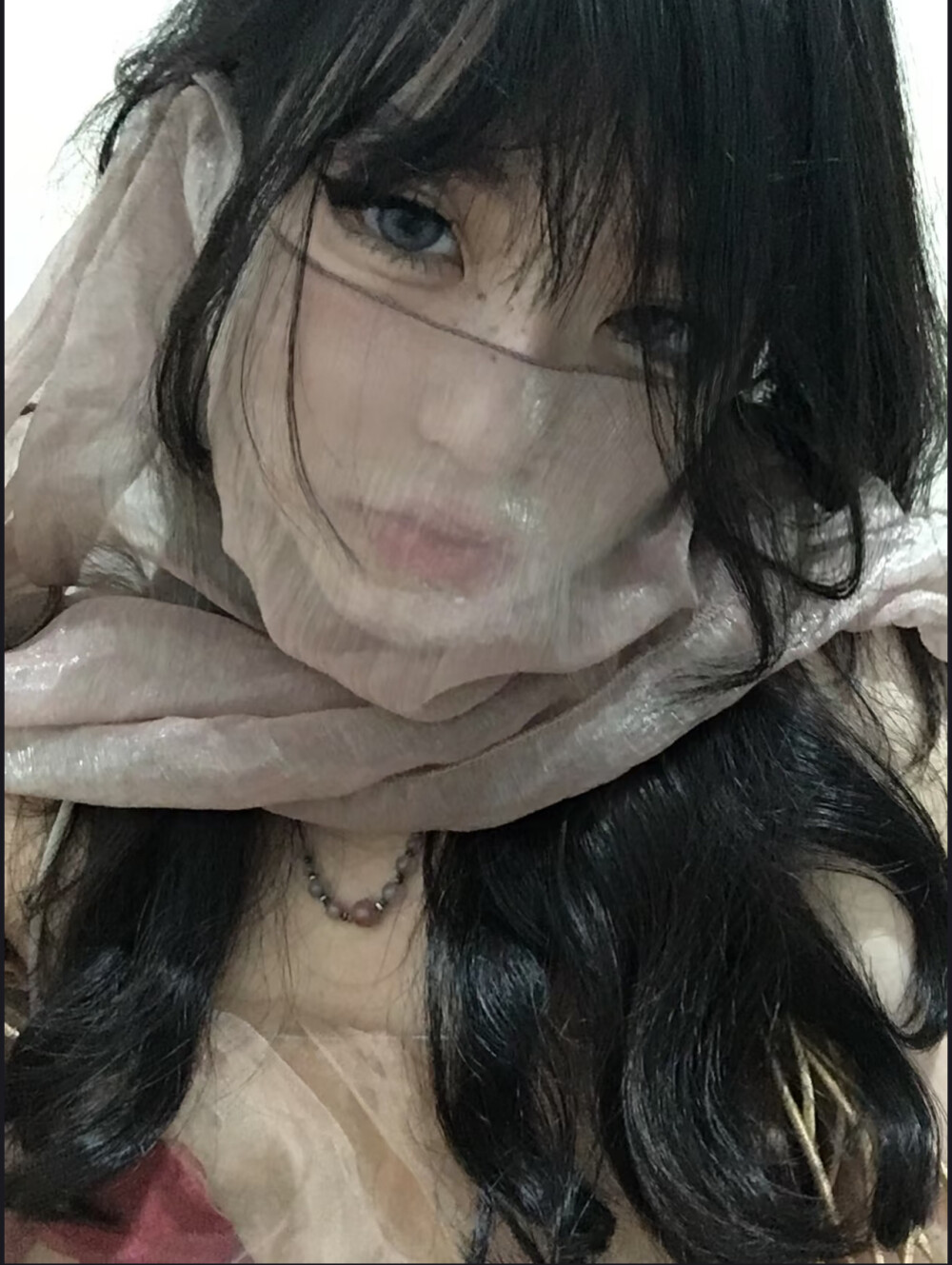 我身上缝满了镜子照的人鬼烂情