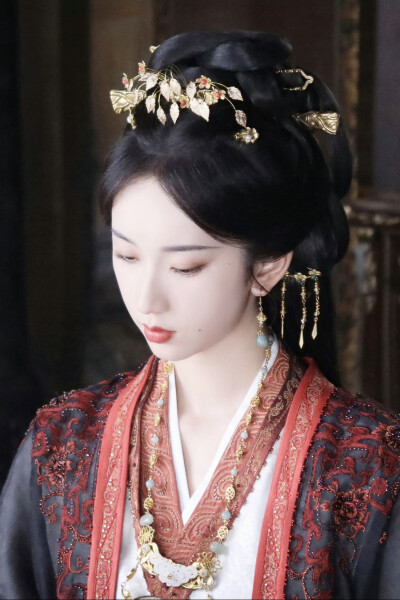 桃花映江山 孟蓁蓁