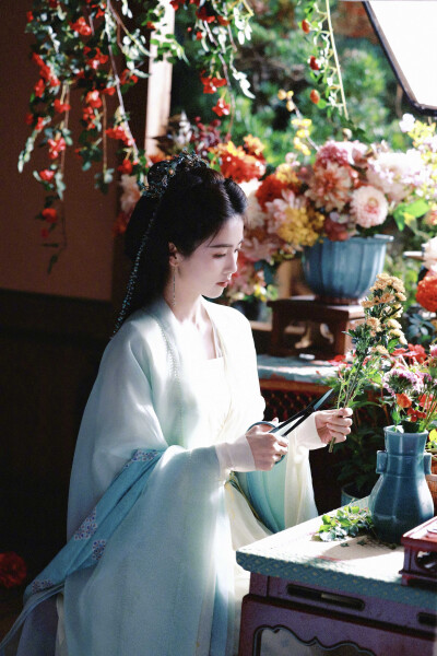 临江仙 花如月