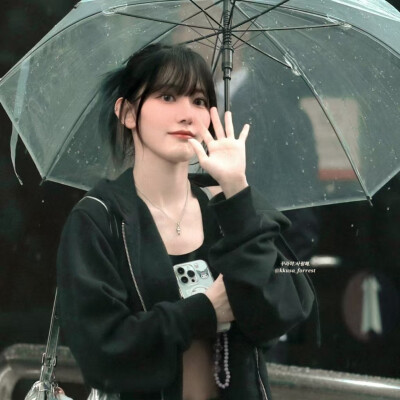 宫胁咲良｜1990、雨湿巴黎^moist.
星眠旷野宝宝送的图！