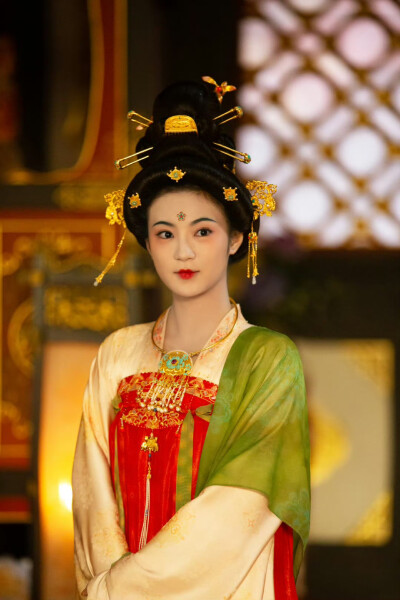 张雅钦