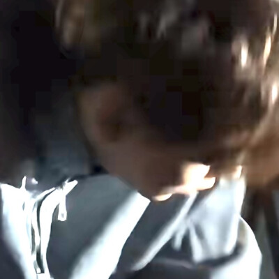 听着你一小段一小段把歌唱完