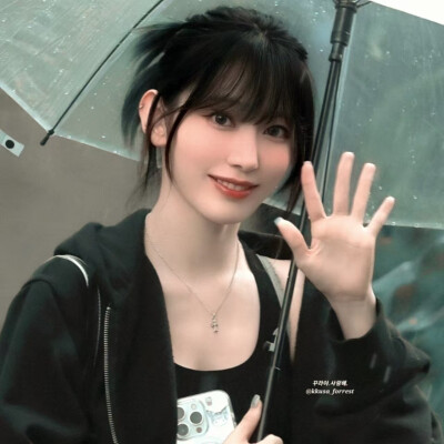 宫胁咲良｜1990、雨湿巴黎^moist.
星眠旷野宝宝送的图！