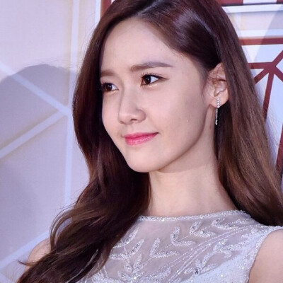 *林允儿可二改
Findyoona