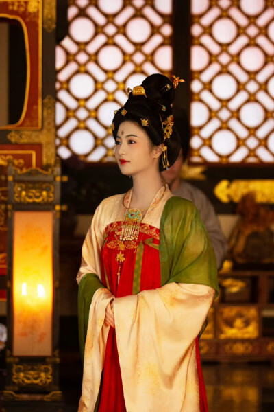 张雅钦