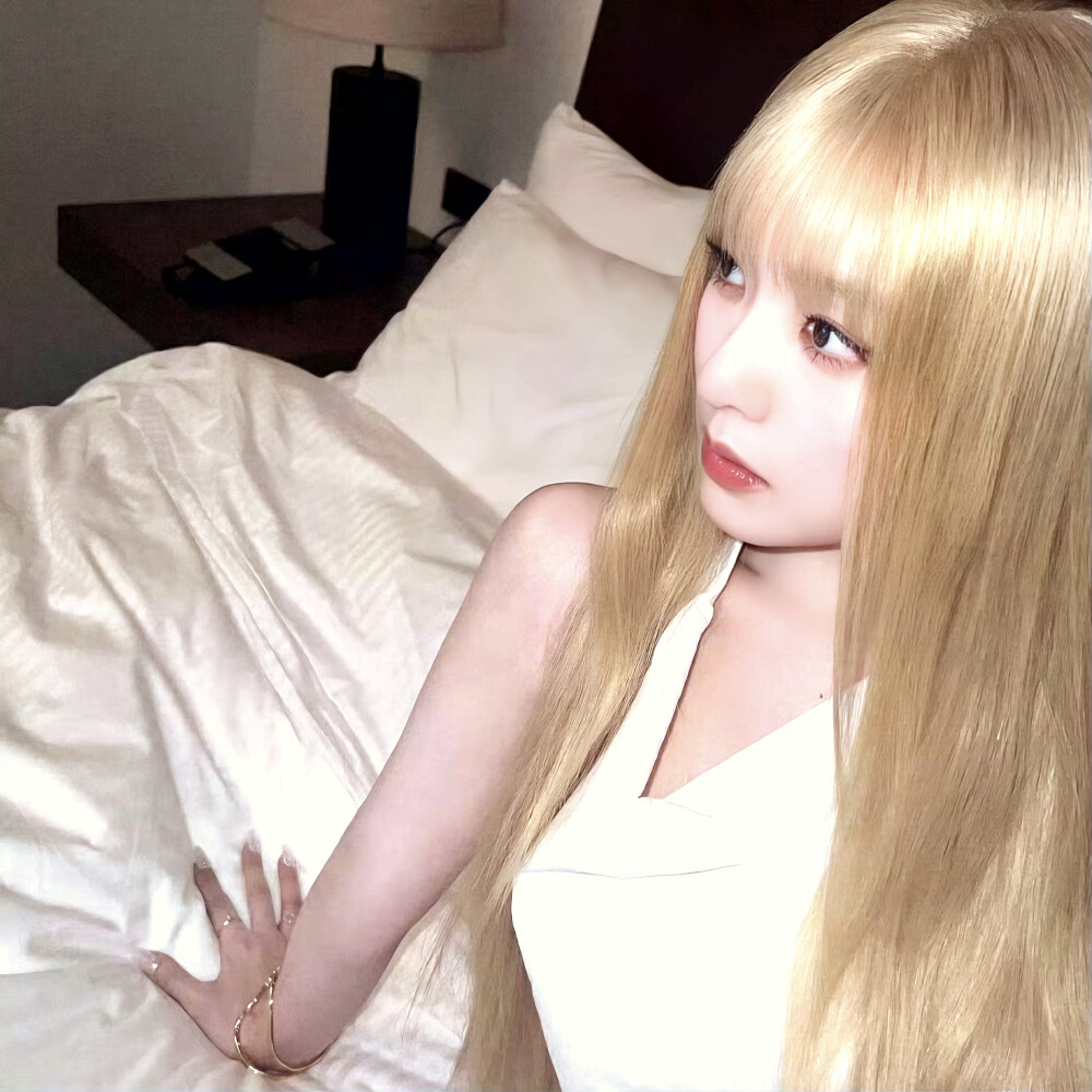 裴珠泫 Irene
原截程鑫