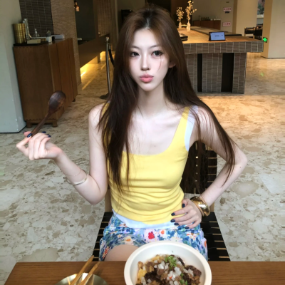 女