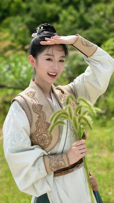 桃花映江山 