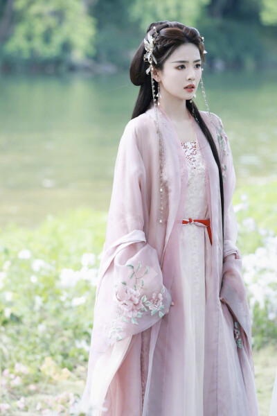 临江仙 花如月