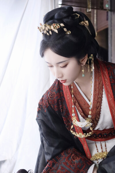 桃花映江山 孟蓁蓁