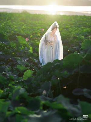 汉服，图源水印