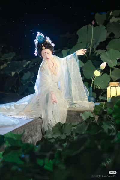 汉服，图源水印