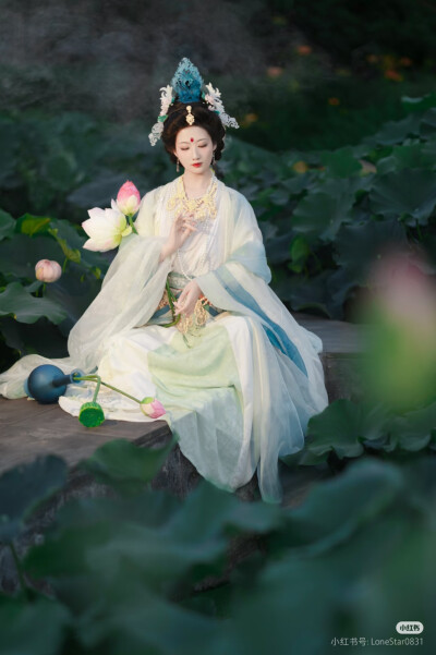 汉服，图源水印