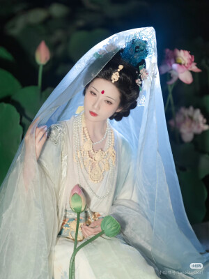 汉服，图源水印