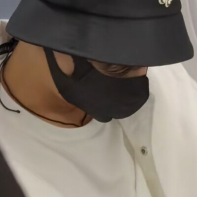 田栩宁