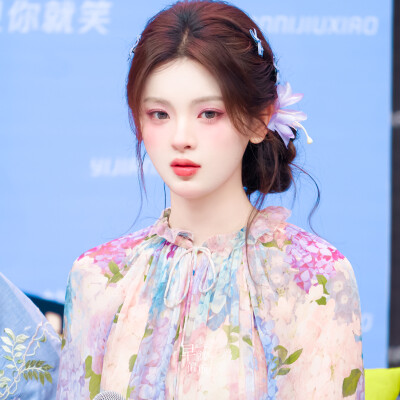杨超越