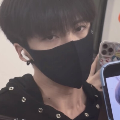 不爱截口罩男但是，