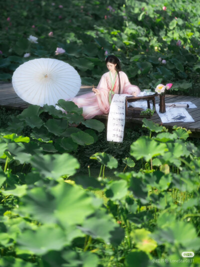 汉服，图源水印