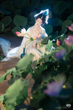 汉服，图源水印