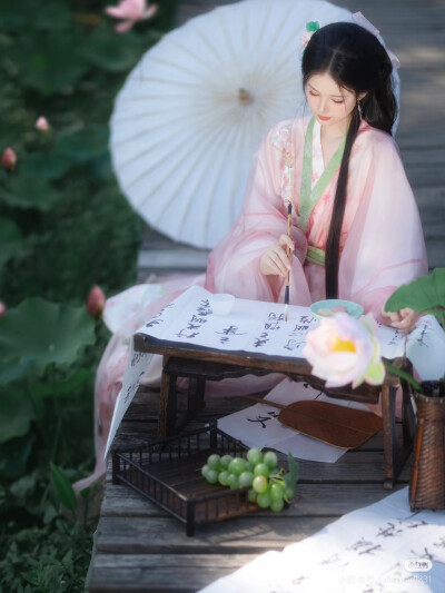 汉服，图源水印