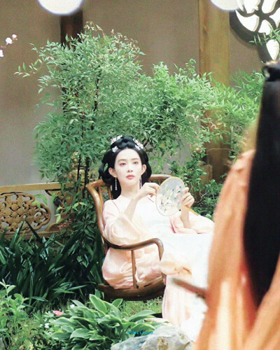 姜桃花
*孟子义 ​​​