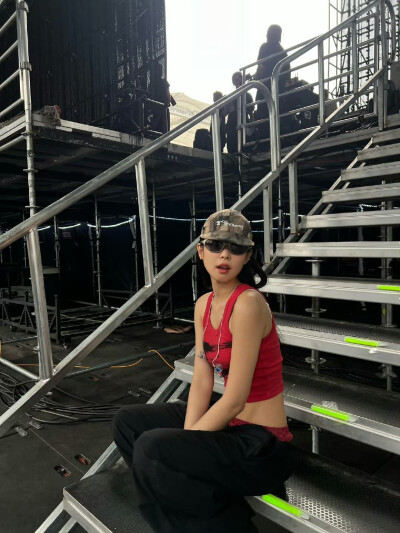 cr.BLACKPINK__AREA