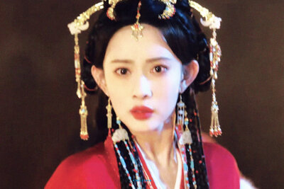 姜桃花
*孟子义 ​​​