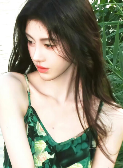 鞠婧祎
