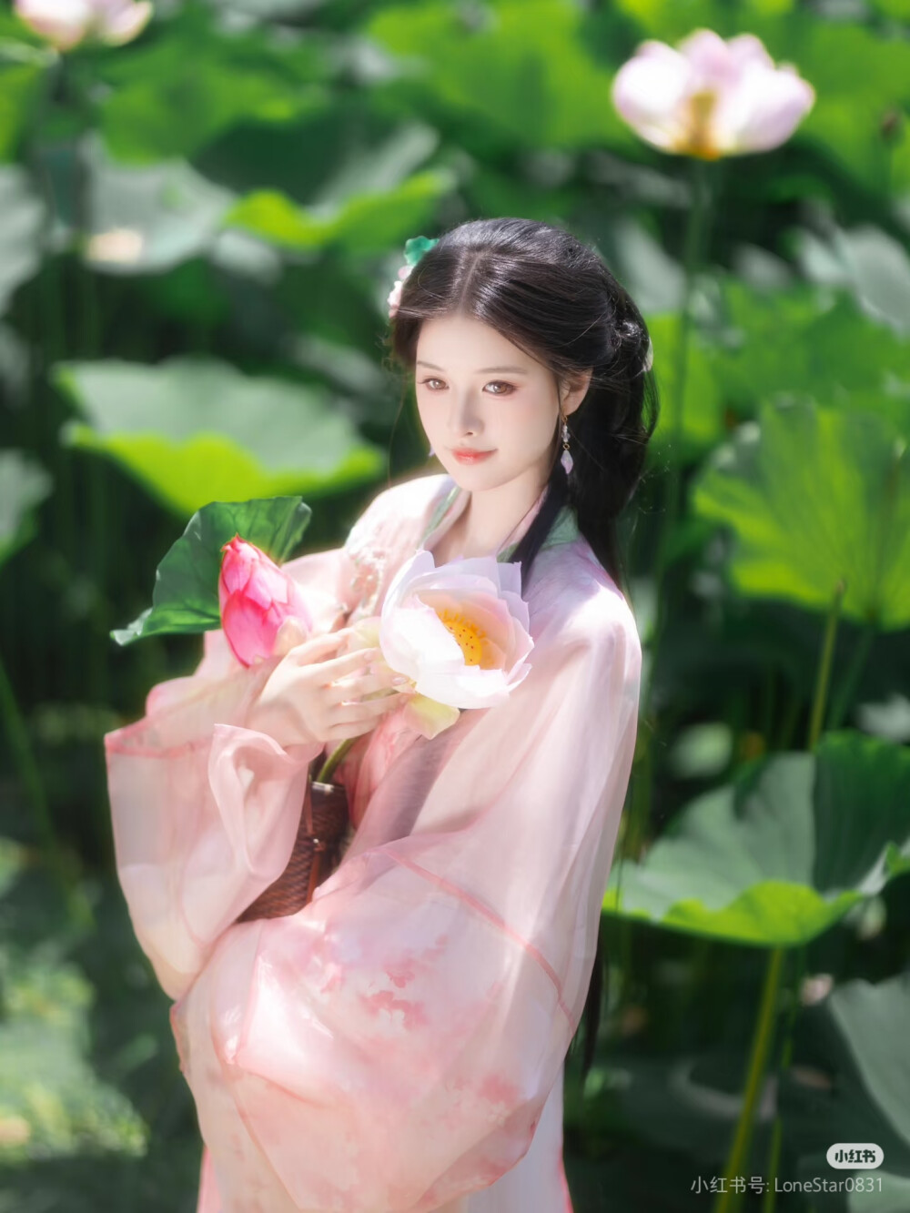 汉服，图源水印