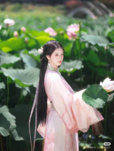 汉服，图源水印