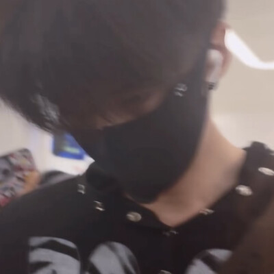不爱截口罩男但是，
