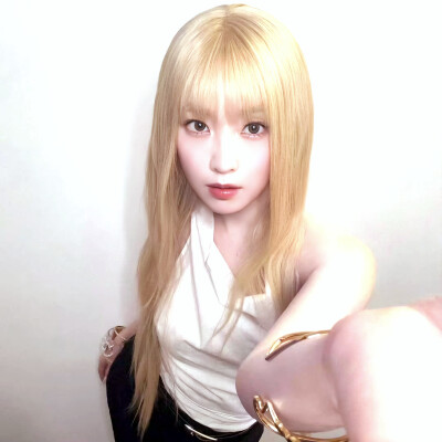 裴珠泫Irene
原截程鑫