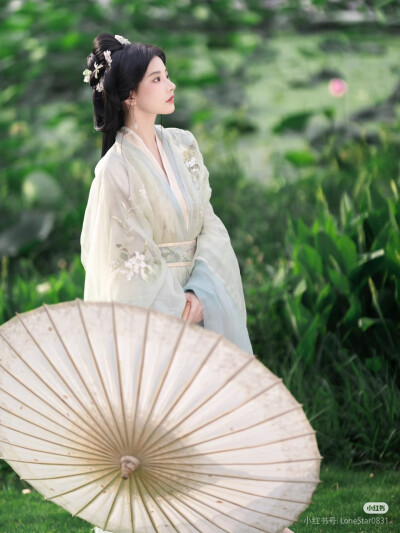 汉服，图源水印