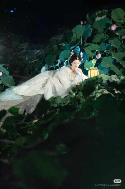 汉服，图源水印