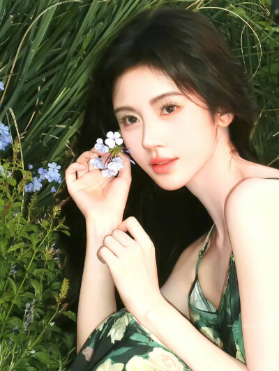 鞠婧祎