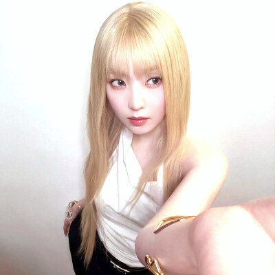 裴珠泫Irene
原截程鑫