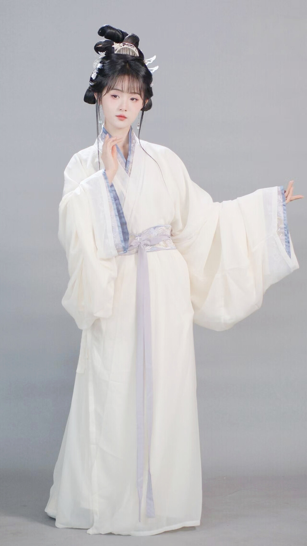 换亲后我顺便换了江山，很合理吧 吕颂梨