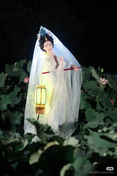 汉服，图源水印