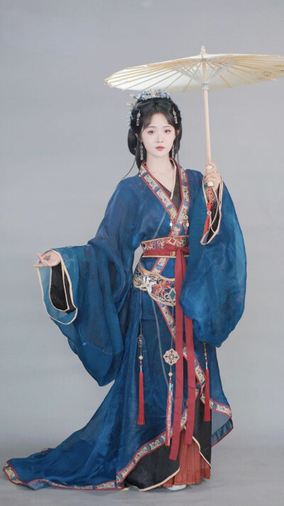 换亲后我顺便换了江山，很合理吧 吕颂梨