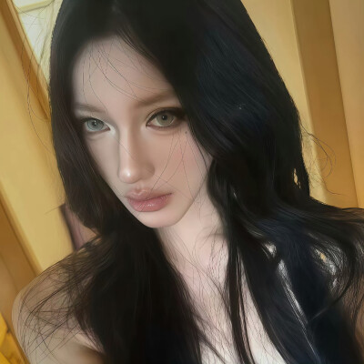 我们是两枚互相支撑着对方的回形针