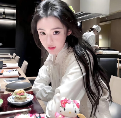 女