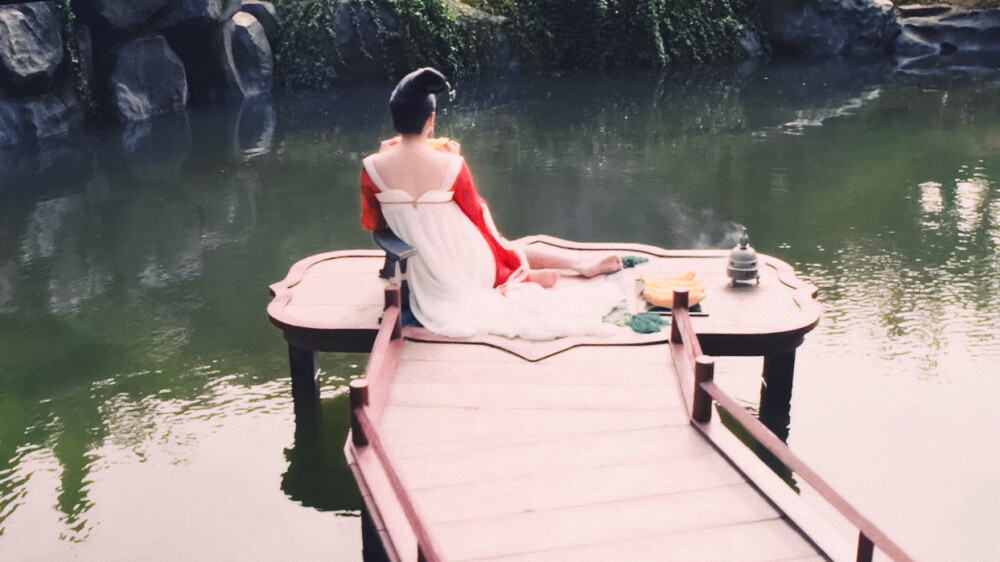 所谓伊人
图：粟奈