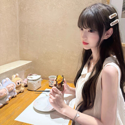 侧影女