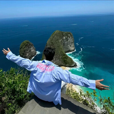 哦
