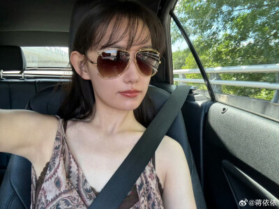 蒋依依